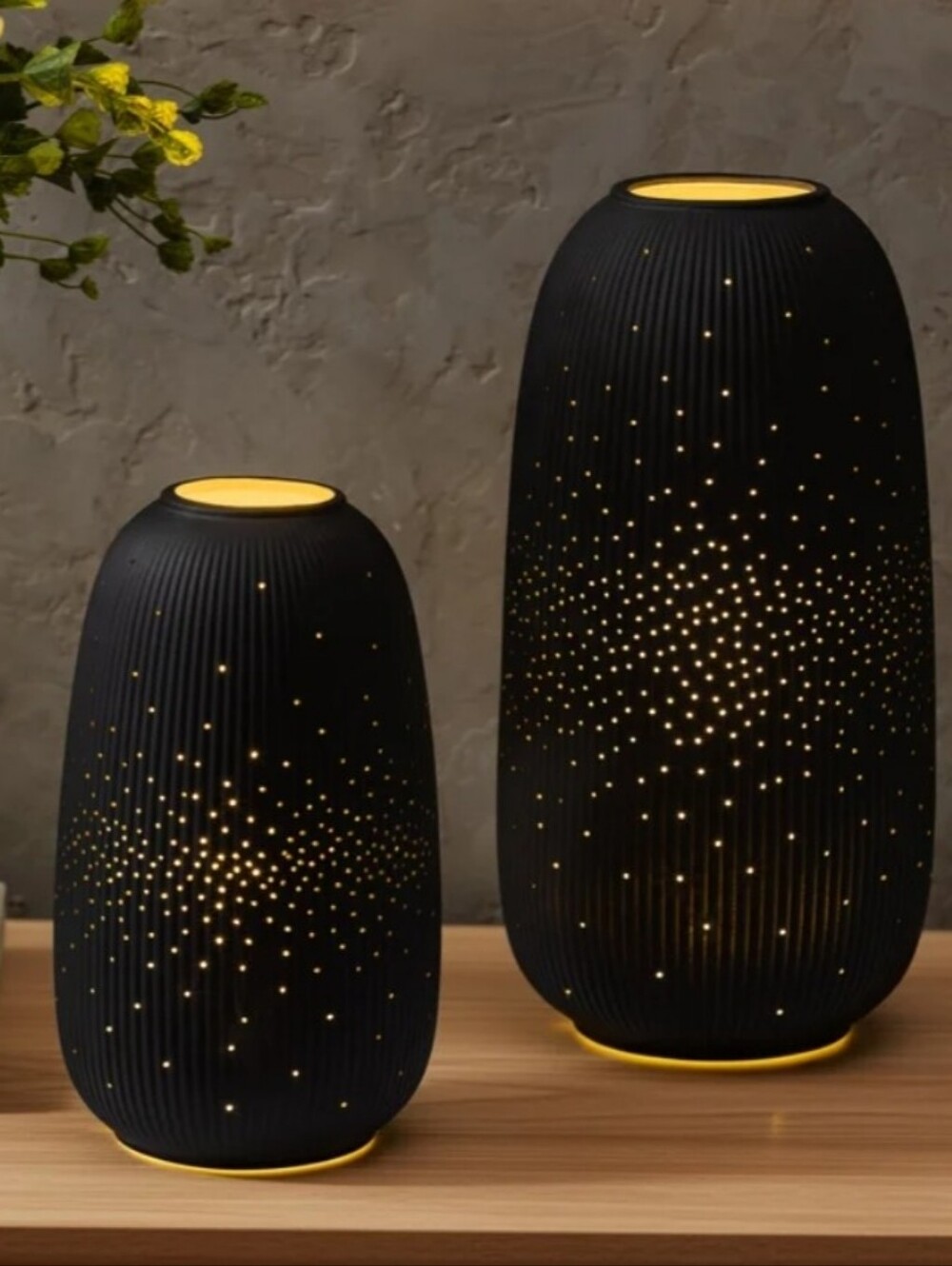 (6)Evergreen LED Porcelain Lantern, Set of 2